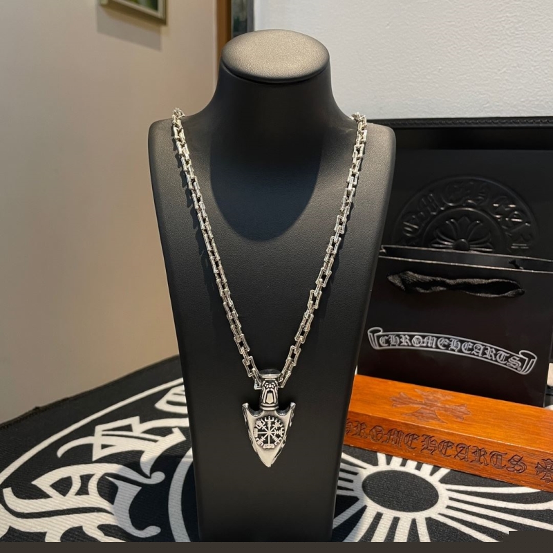 Ch**me He**ts necklaces